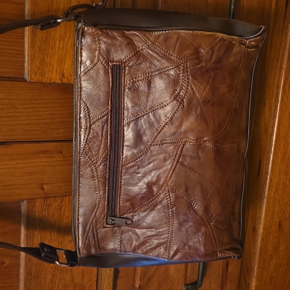 NEW: ALIZ Genuine Leather Purse w/Silver Heart Accents - Picture 10 of 11